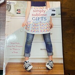 Simply Sublime Gifts Sewing Book